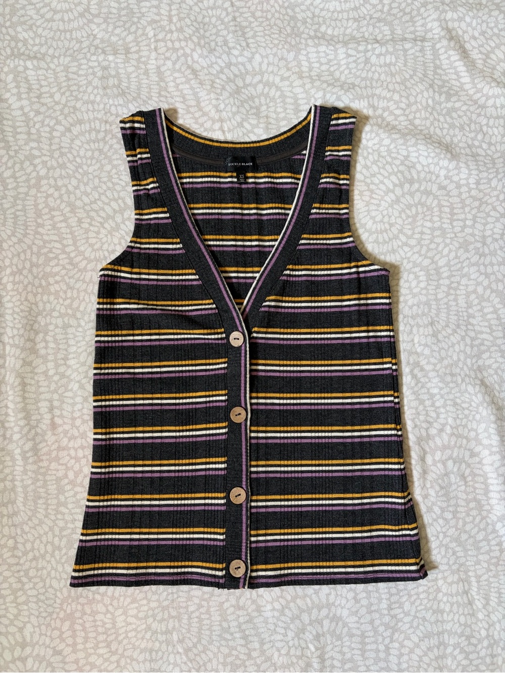 Buckle Black Women’s button knit tank top size XS